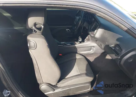 2016 Dodge Challenger Sxt из США, поврежденный, VIN 2C3CDZAG6GH240178